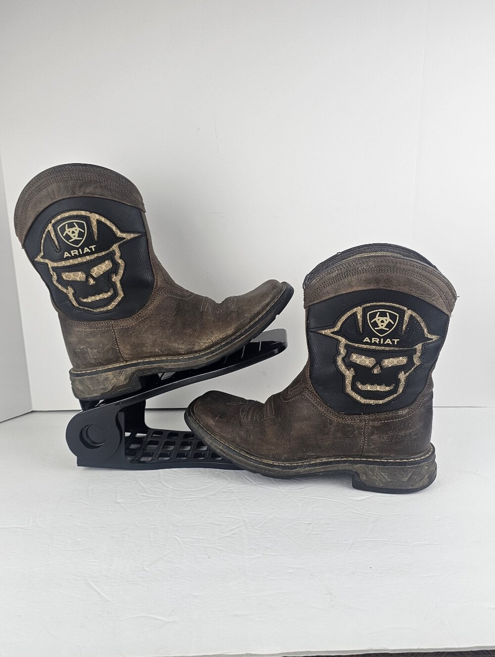 Ariat Boy's Workhog XT VenTEK™ Square Toe Boots Skull Size 5.5 Farm Barn Work